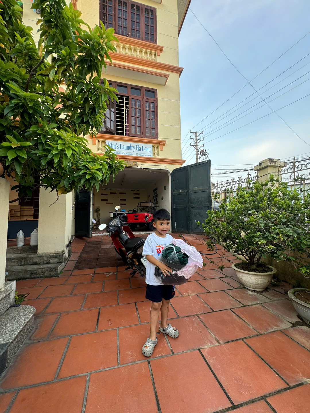 Choose Halong Laundry for convenient coat care
