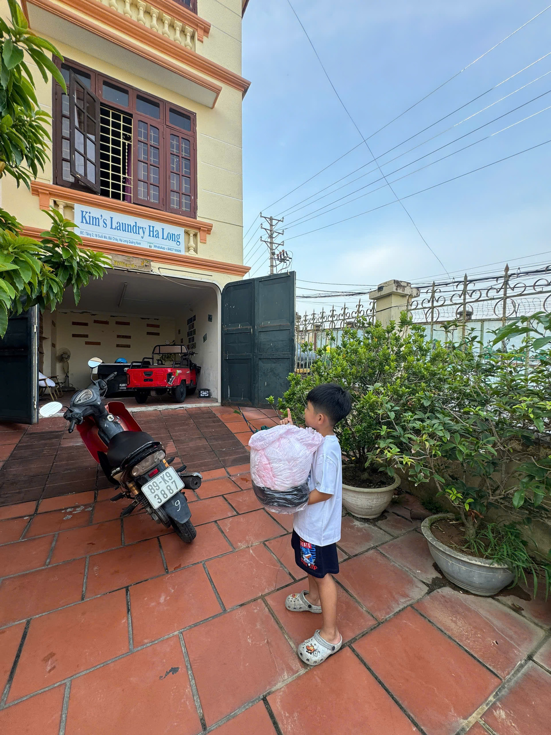 Get help with dry cleaning stains in Ha Long